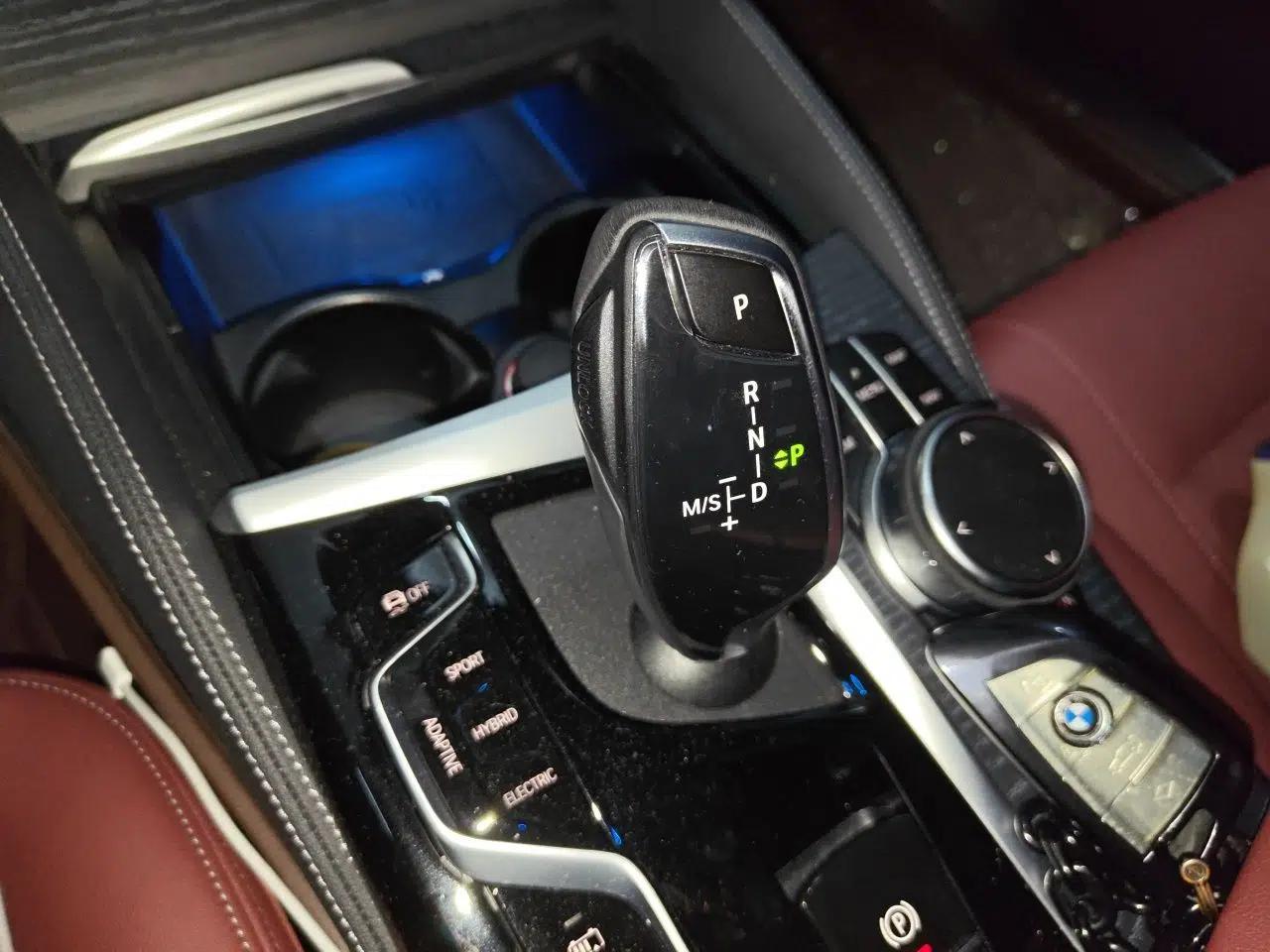BMW 5 Series New Energy 2022 Second Facelift 535Le M Sport Package — миниатюра 14