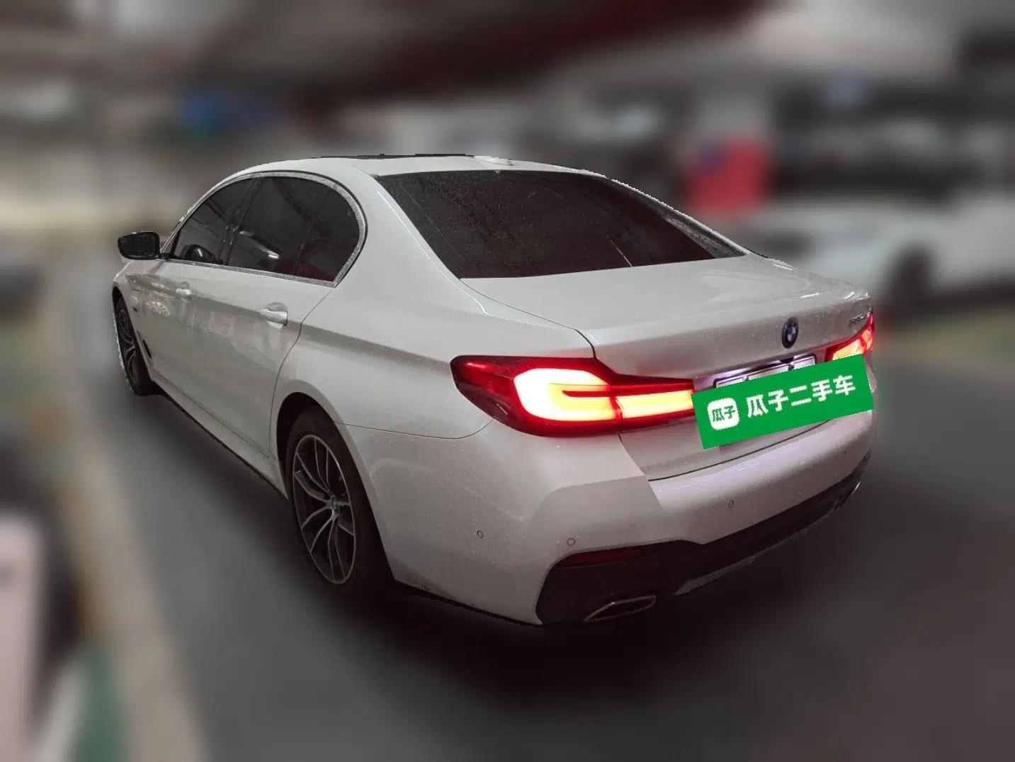 BMW 5 Series New Energy 2022 Second Facelift 535Le M Sport Package — миниатюра 4