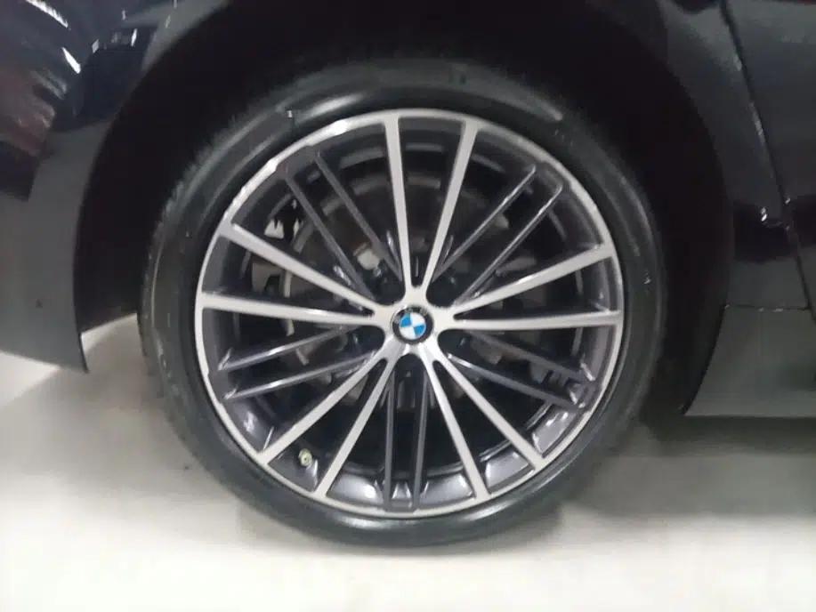 BMW 5 Series 2023 530Li Leading Model M Sport Package — миниатюра 11