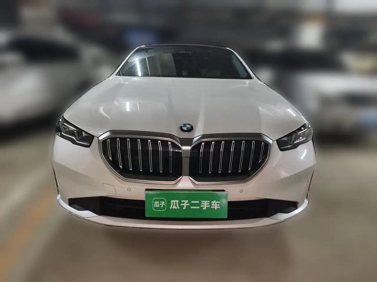 BMW 5 Series 2024 530Li Leading Luxury Package — миниатюра 2