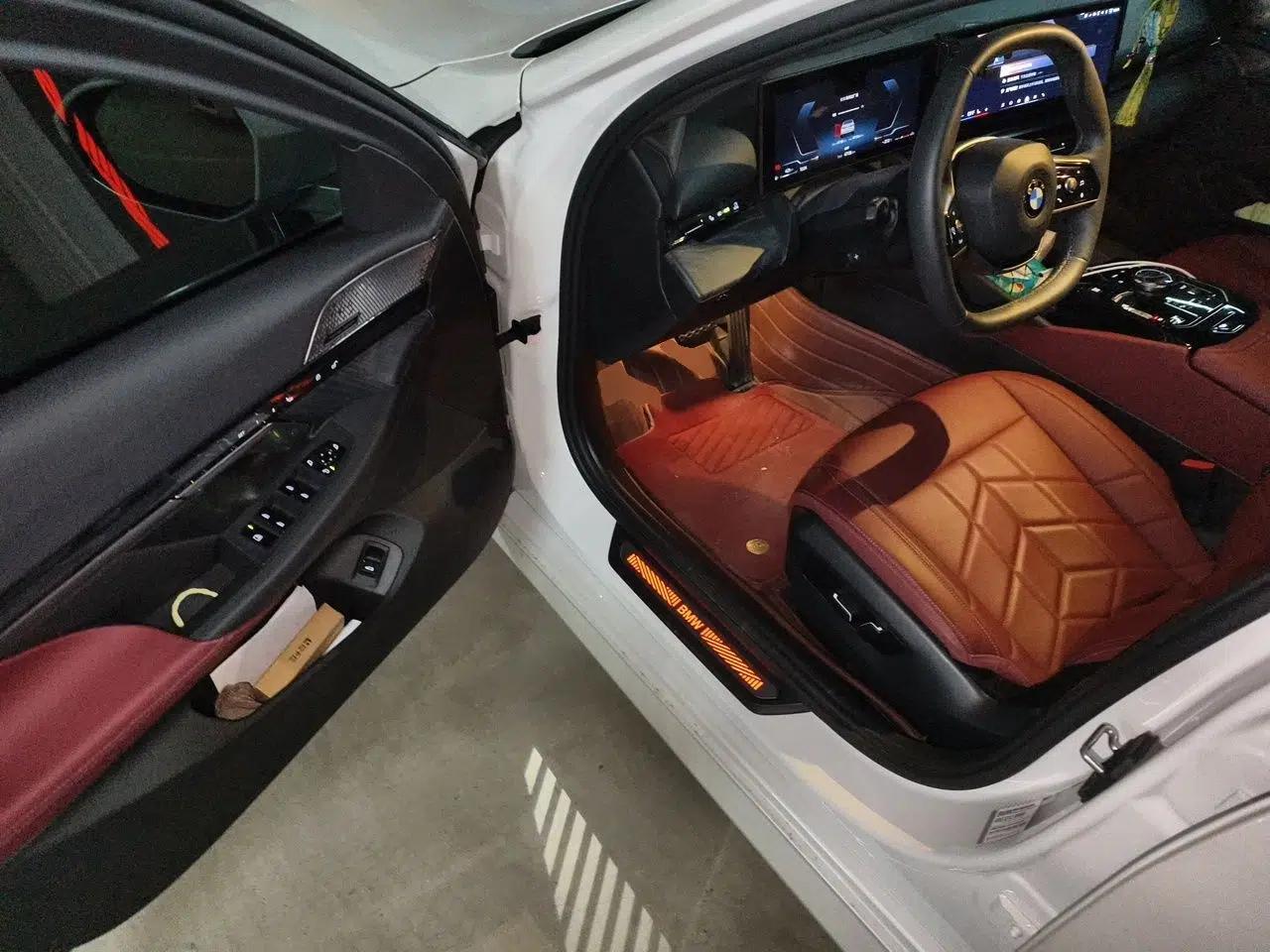 BMW 5 Series 2024 530Li Leading Luxury Package — миниатюра 16