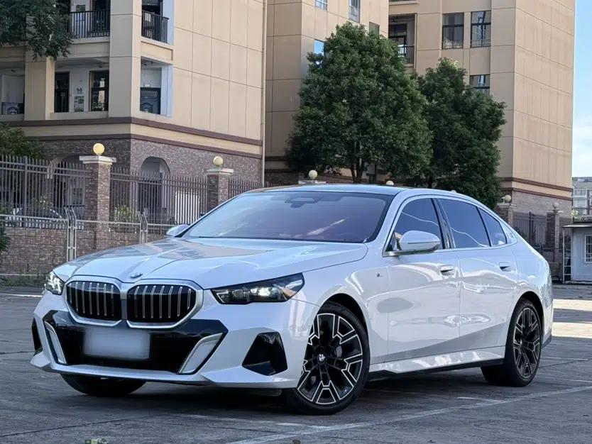 BMW 5 Series 2025 530Li Luxury Edition M Sport Package — миниатюра 1