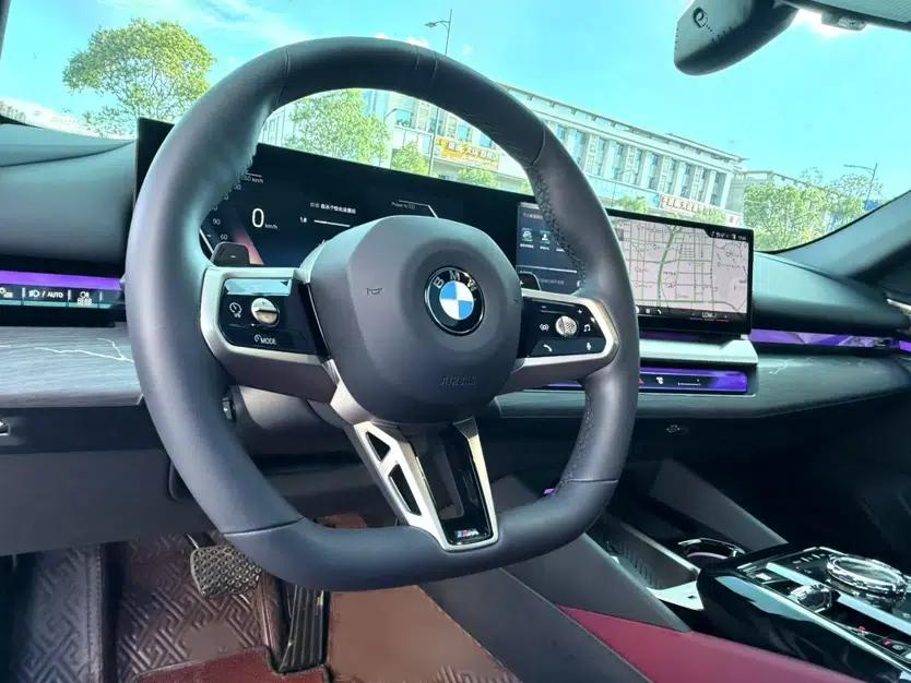 BMW 5 Series 2025 530Li Luxury Edition M Sport Package — миниатюра 13