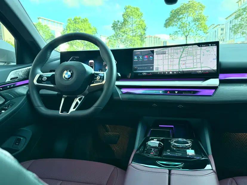 BMW 5 Series 2025 530Li Luxury Edition M Sport Package — миниатюра 15