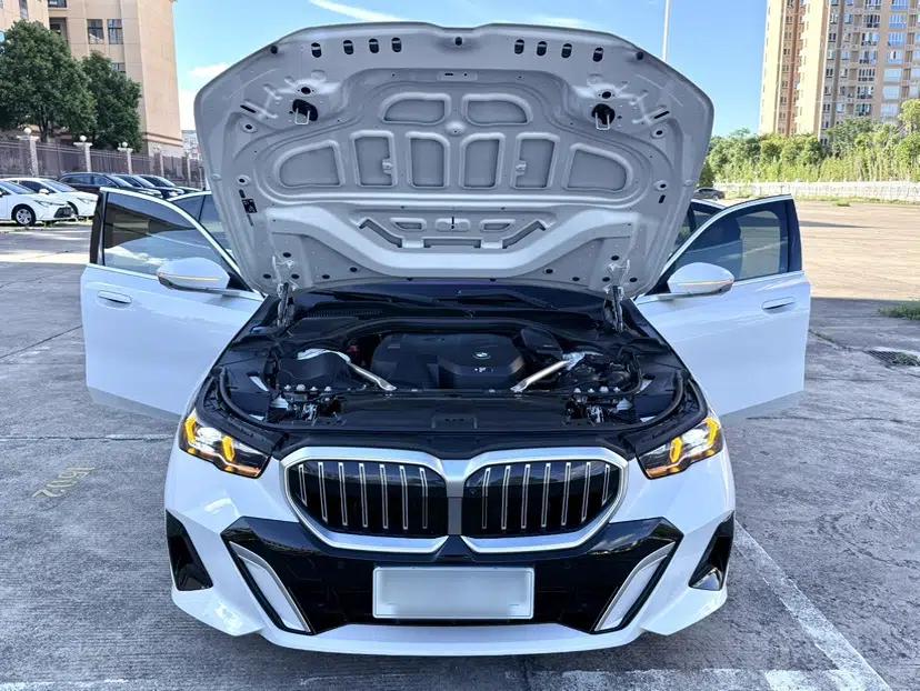 BMW 5 Series 2025 530Li Luxury Edition M Sport Package — миниатюра 18