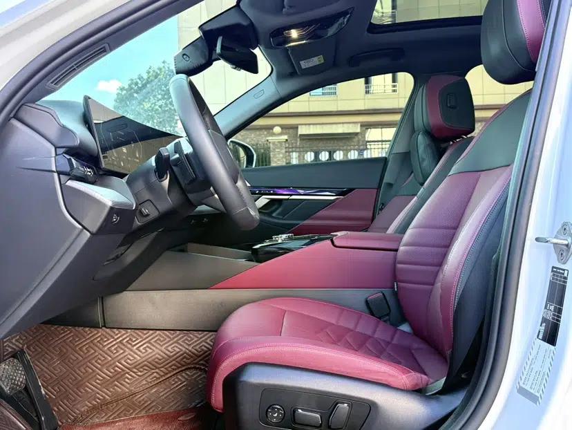 BMW 5 Series 2025 530Li Luxury Edition M Sport Package — миниатюра 19
