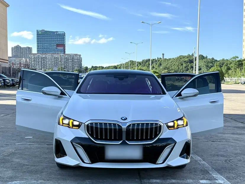 BMW 5 Series 2025 530Li Luxury Edition M Sport Package — миниатюра 3