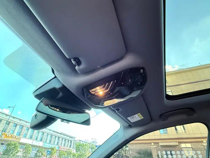BMW 5 Series 2025 530Li Luxury Edition M Sport Package — миниатюра 22