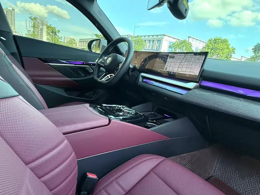 BMW 5 Series 2025 530Li Luxury Edition M Sport Package — миниатюра 28