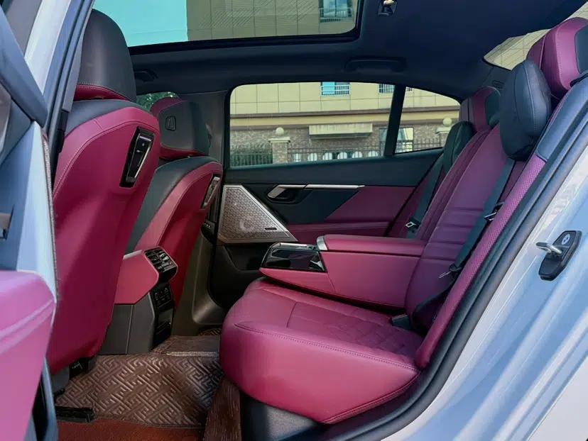 BMW 5 Series 2025 530Li Luxury Edition M Sport Package — миниатюра 29