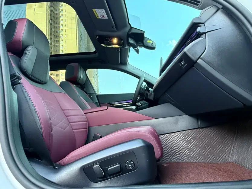 BMW 5 Series 2025 530Li Luxury Edition M Sport Package — миниатюра 31