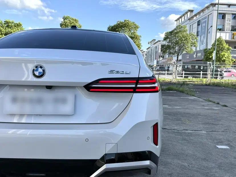 BMW 5 Series 2025 530Li Luxury Edition M Sport Package — миниатюра 9