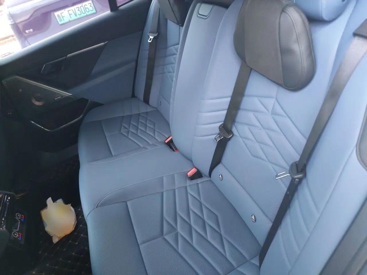 BMW 5 Series 2024 530Li Luxury Package Premium Edition — миниатюра 17