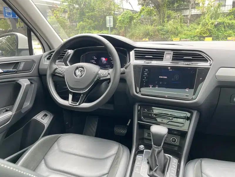 Tiguan L PHEV 2021 1.4T Plug-in Hybrid Premium Edition — миниатюра 21