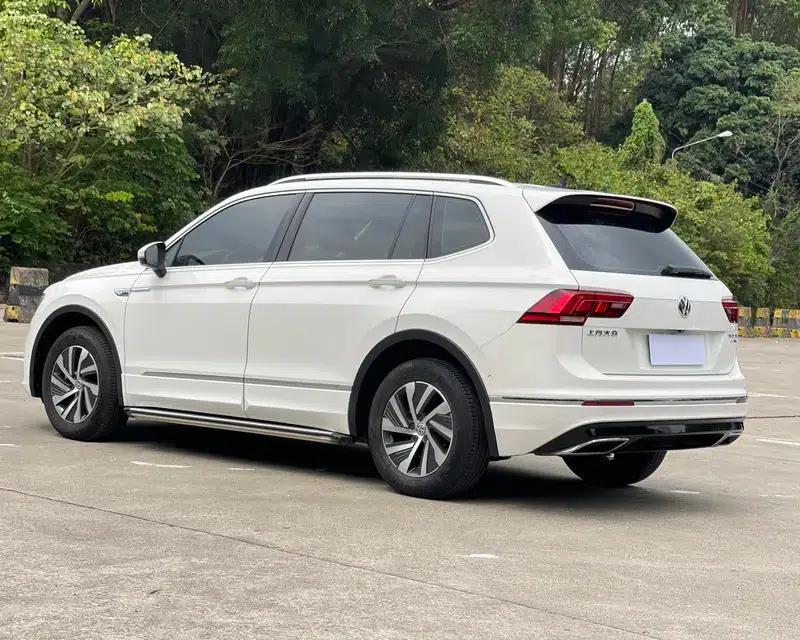 Tiguan L PHEV 2021 1.4T Plug-in Hybrid Premium Edition — миниатюра 9