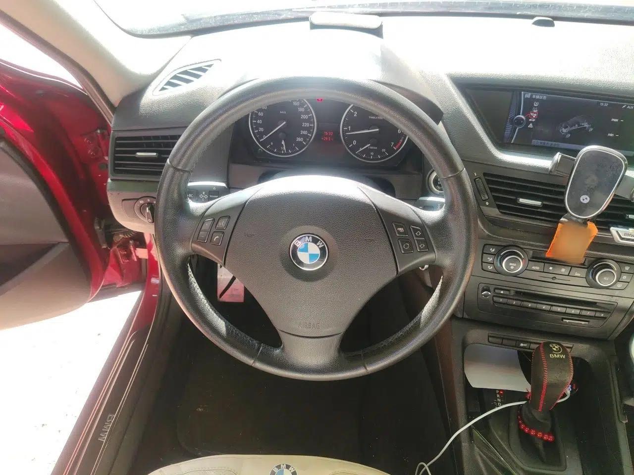 BMW X1 2010 sDrive18i Luxury Model — миниатюра 10