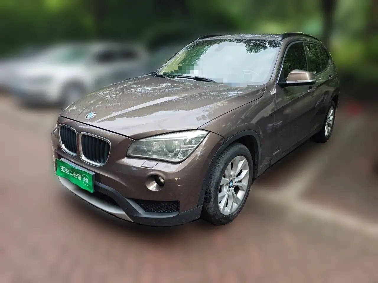 BMW X1 2012 sDrive18i Luxury Edition — миниатюра 1