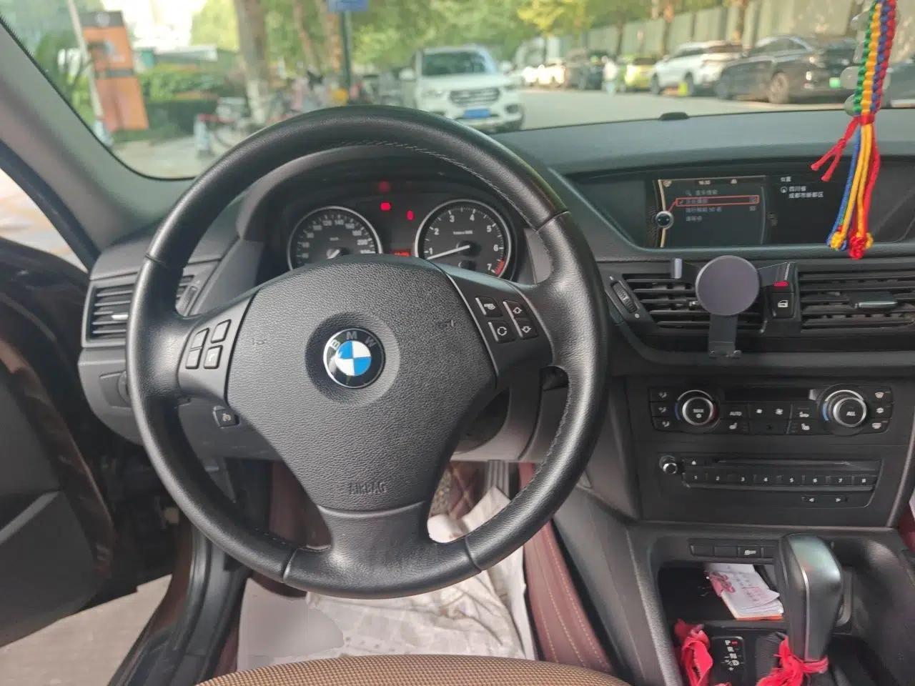 BMW X1 2012 sDrive18i Luxury Edition — миниатюра 10