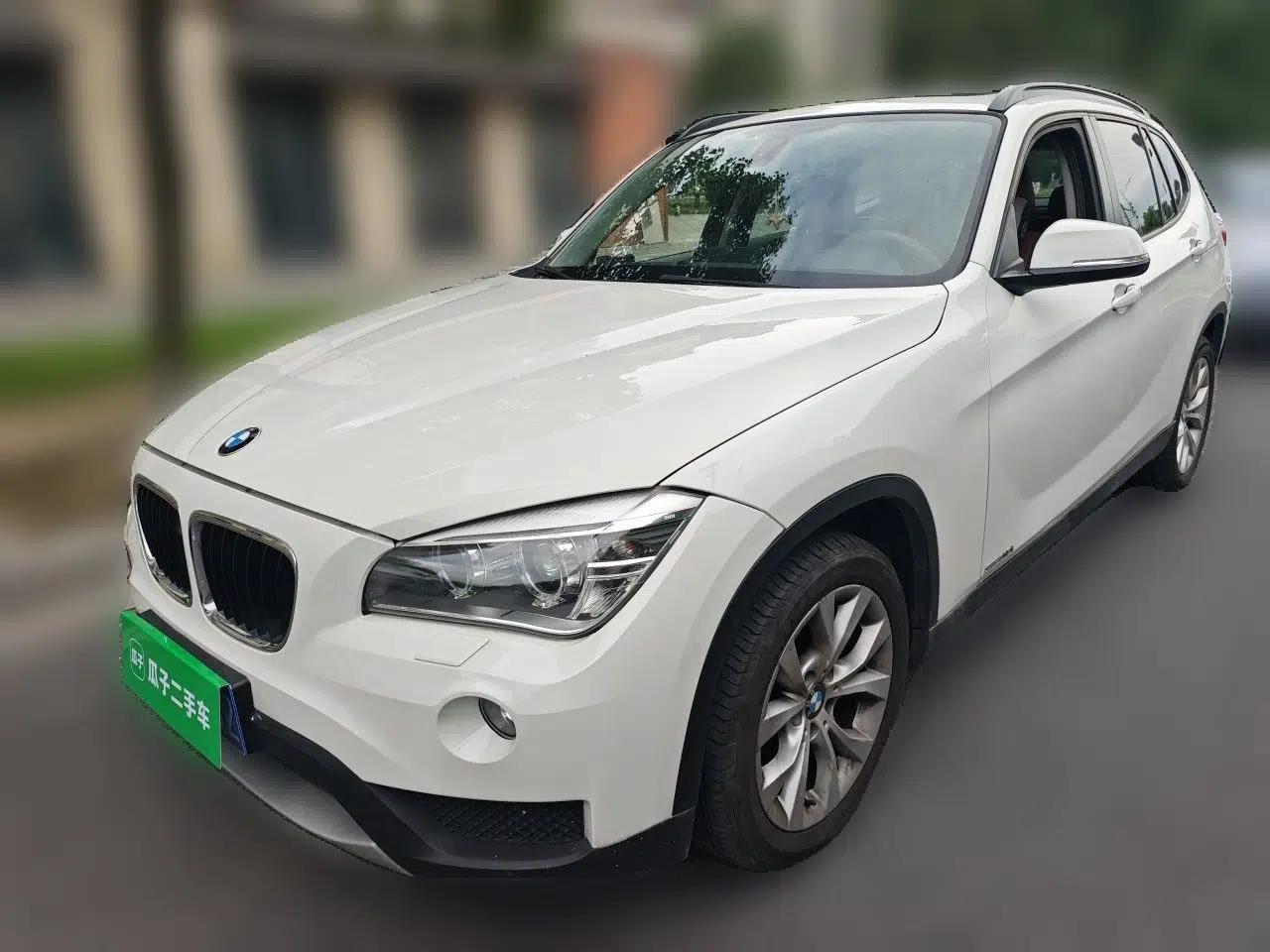 BMW X1 2012 sDrive18i Luxury Edition — миниатюра 1