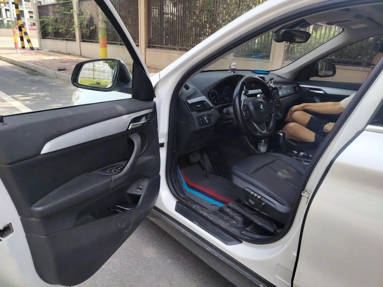 BMW X1 2019 sDrive20Li Leading Model — миниатюра 16