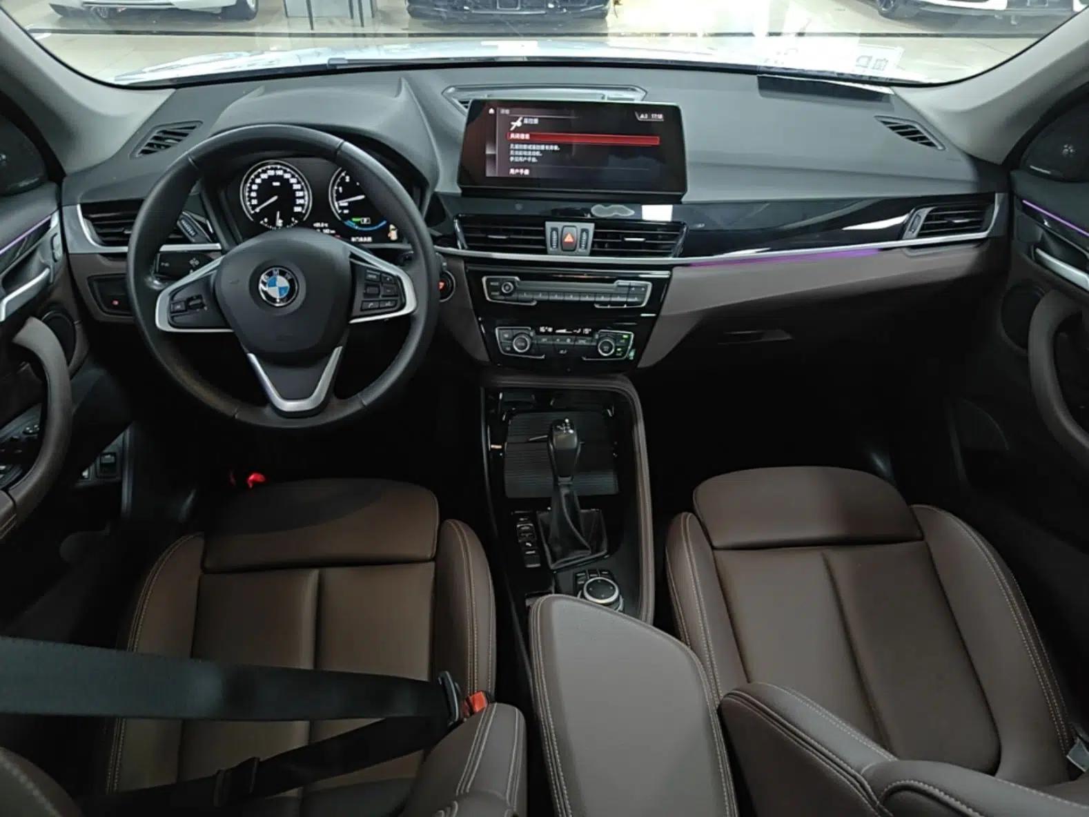 BMW X1 New Energy 2020 xDrive30Le Premium Edition — миниатюра 12