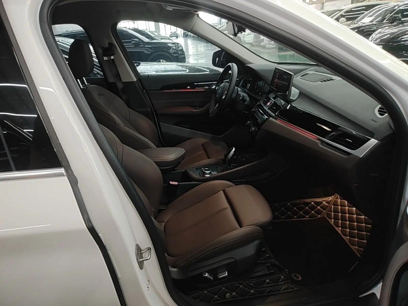 BMW X1 2021 Restyled sDrive25Li Leading Edition — миниатюра 19