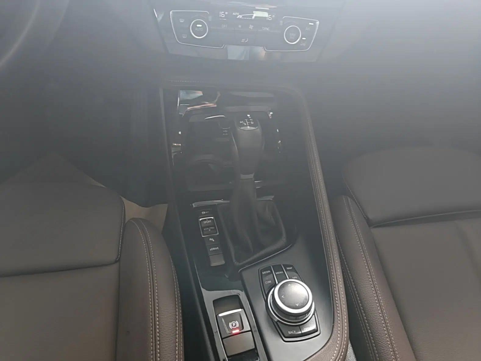 BMW X1 New Energy 2020 xDrive30Le Premium Edition — миниатюра 16