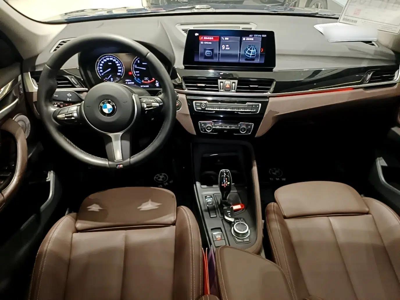 BMW X1 2021 sDrive25Li Leading Model — миниатюра 12