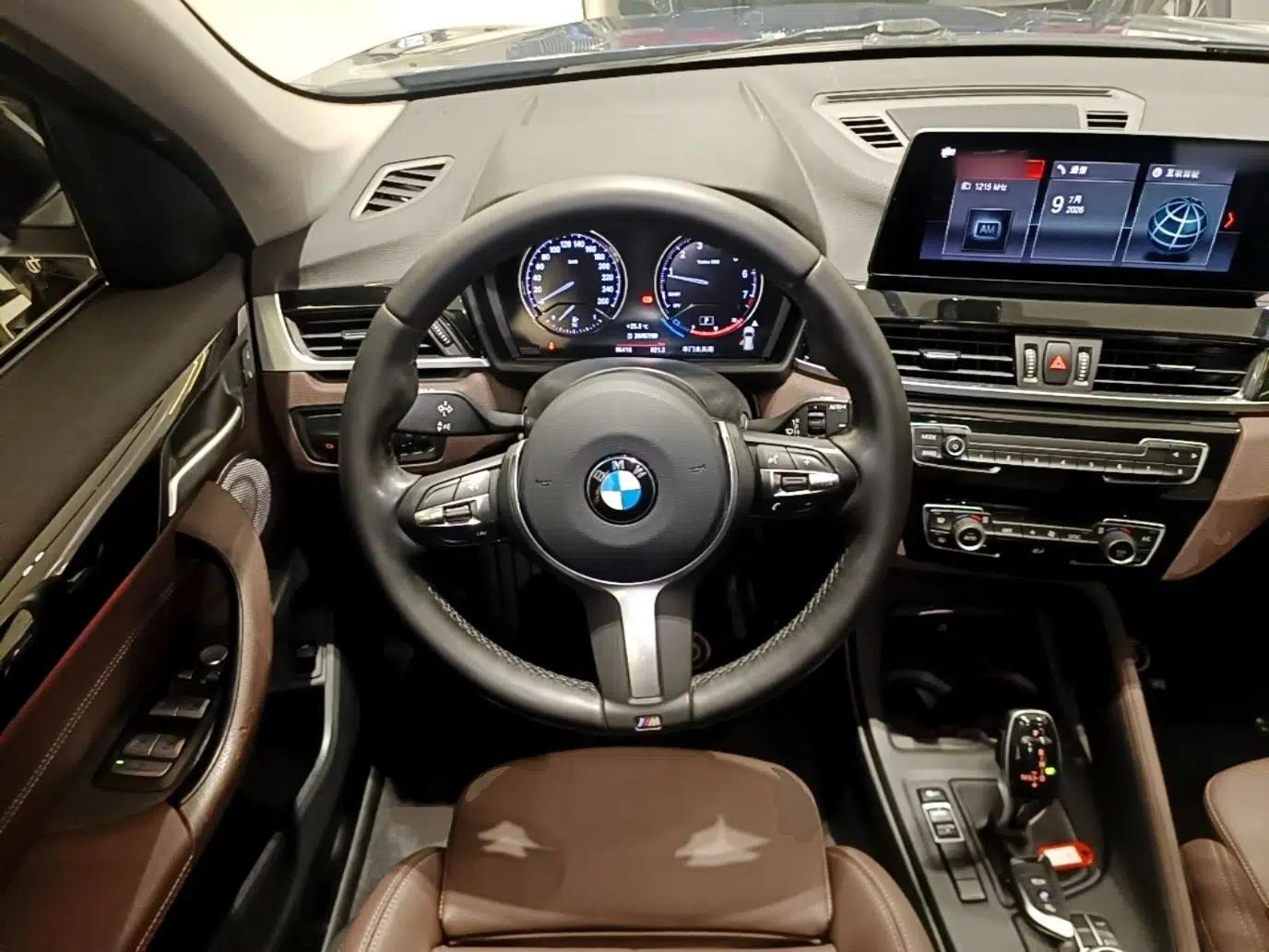 BMW X1 2021 sDrive25Li Leading Model — миниатюра 13