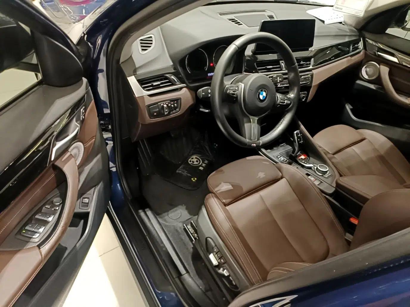 BMW X1 2021 sDrive25Li Leading Model — миниатюра 18