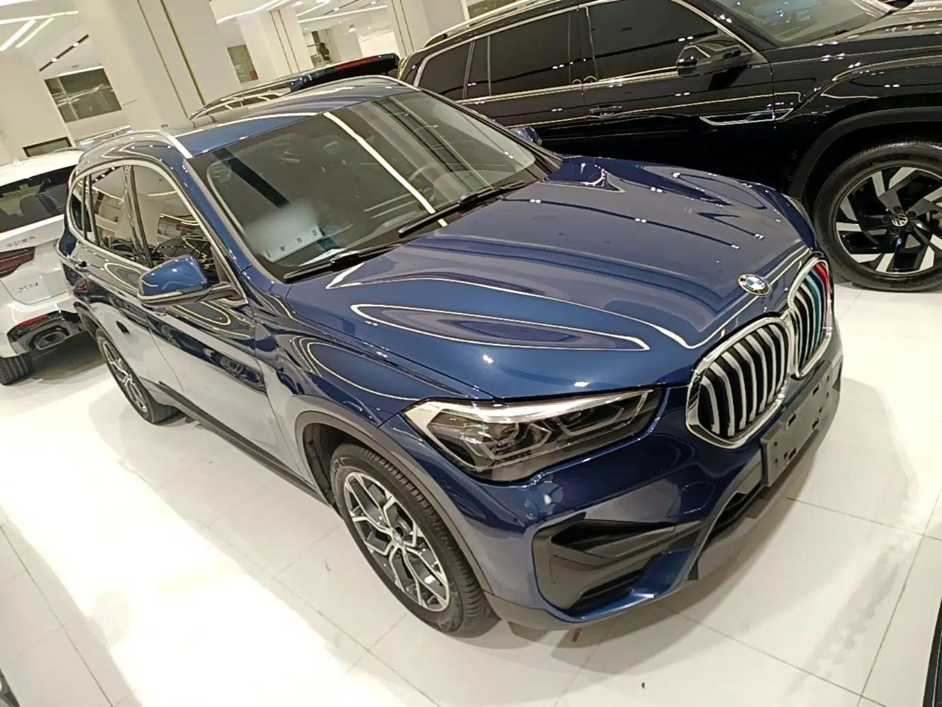 BMW X1 2021 sDrive25Li Leading Model — миниатюра 3