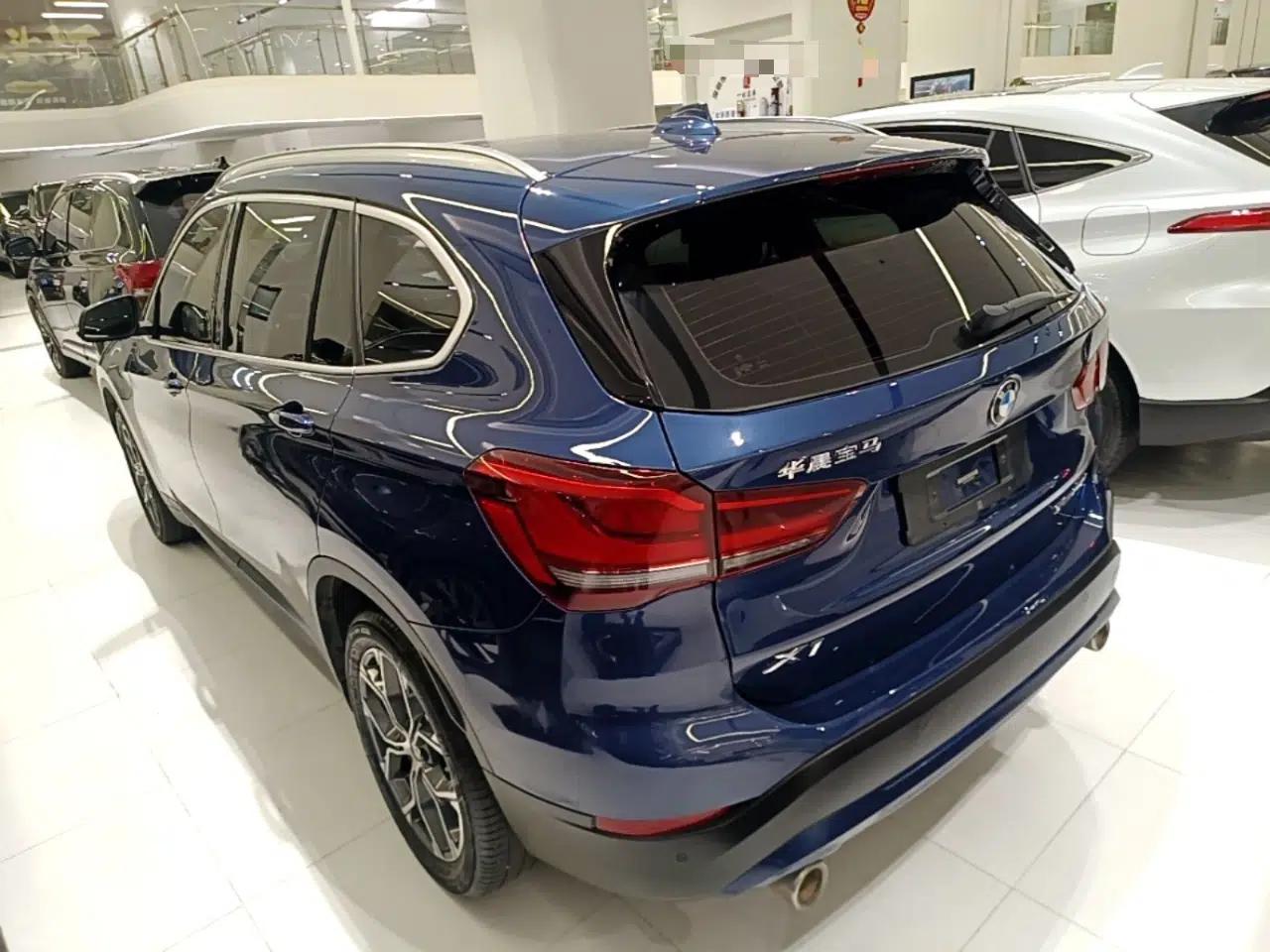 BMW X1 2021 sDrive25Li Leading Model — миниатюра 4
