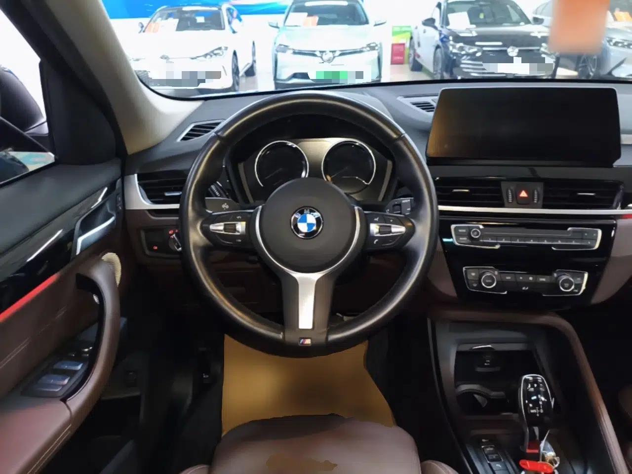 BMW X1 2022 sDrive25Li Leading Model — миниатюра 13
