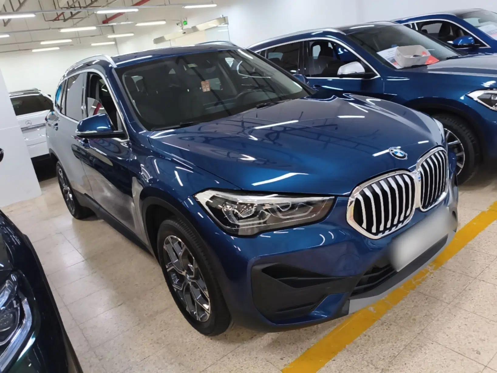 BMW X1 2022 sDrive25Li Leading Model — миниатюра 3