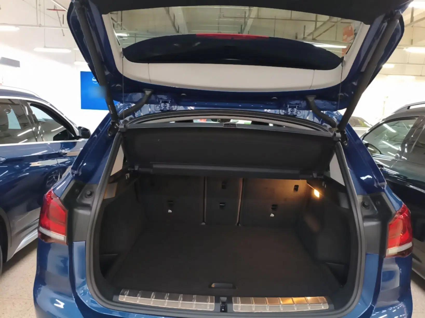BMW X1 2022 sDrive25Li Leading Model — миниатюра 22
