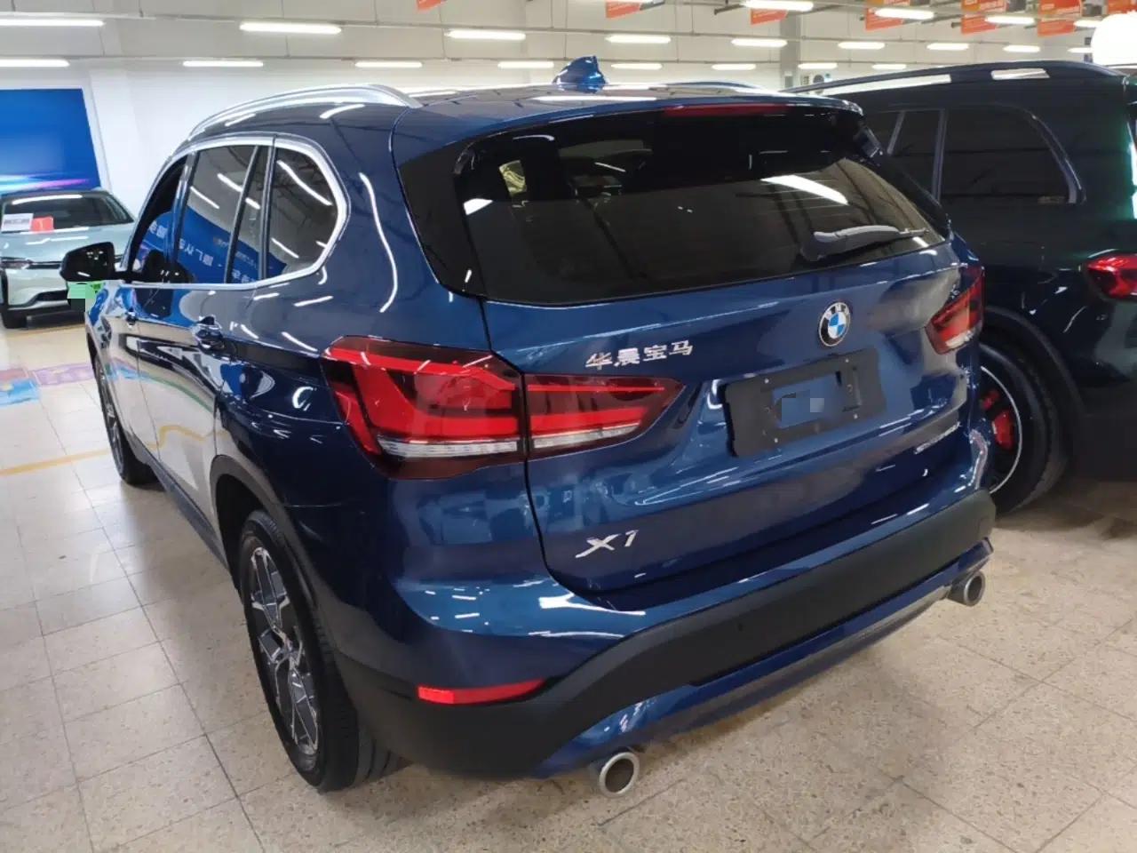 BMW X1 2022 sDrive25Li Leading Model — миниатюра 4