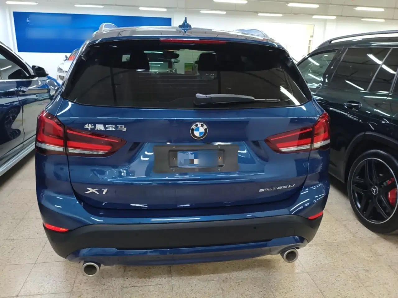 BMW X1 2022 sDrive25Li Leading Model — миниатюра 5