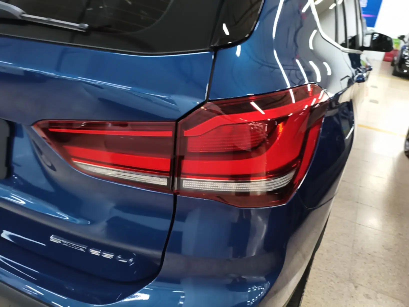 BMW X1 2022 sDrive25Li Leading Model — миниатюра 9