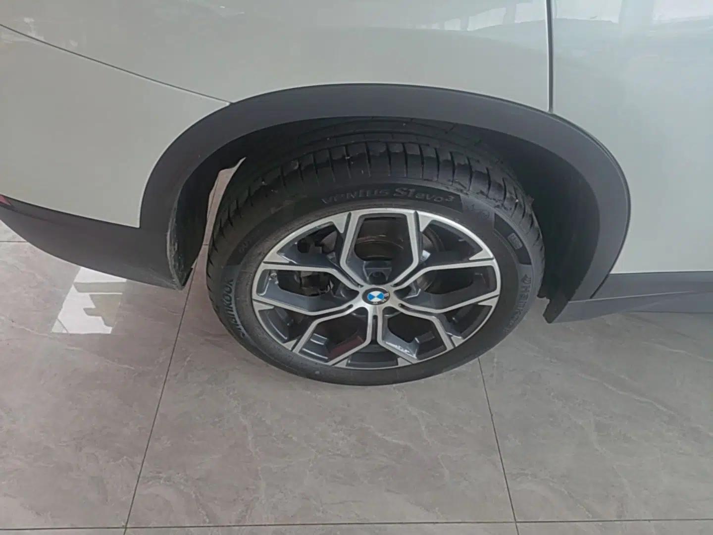 BMW X1 2022 sDrive25Li Leading Model — миниатюра 11