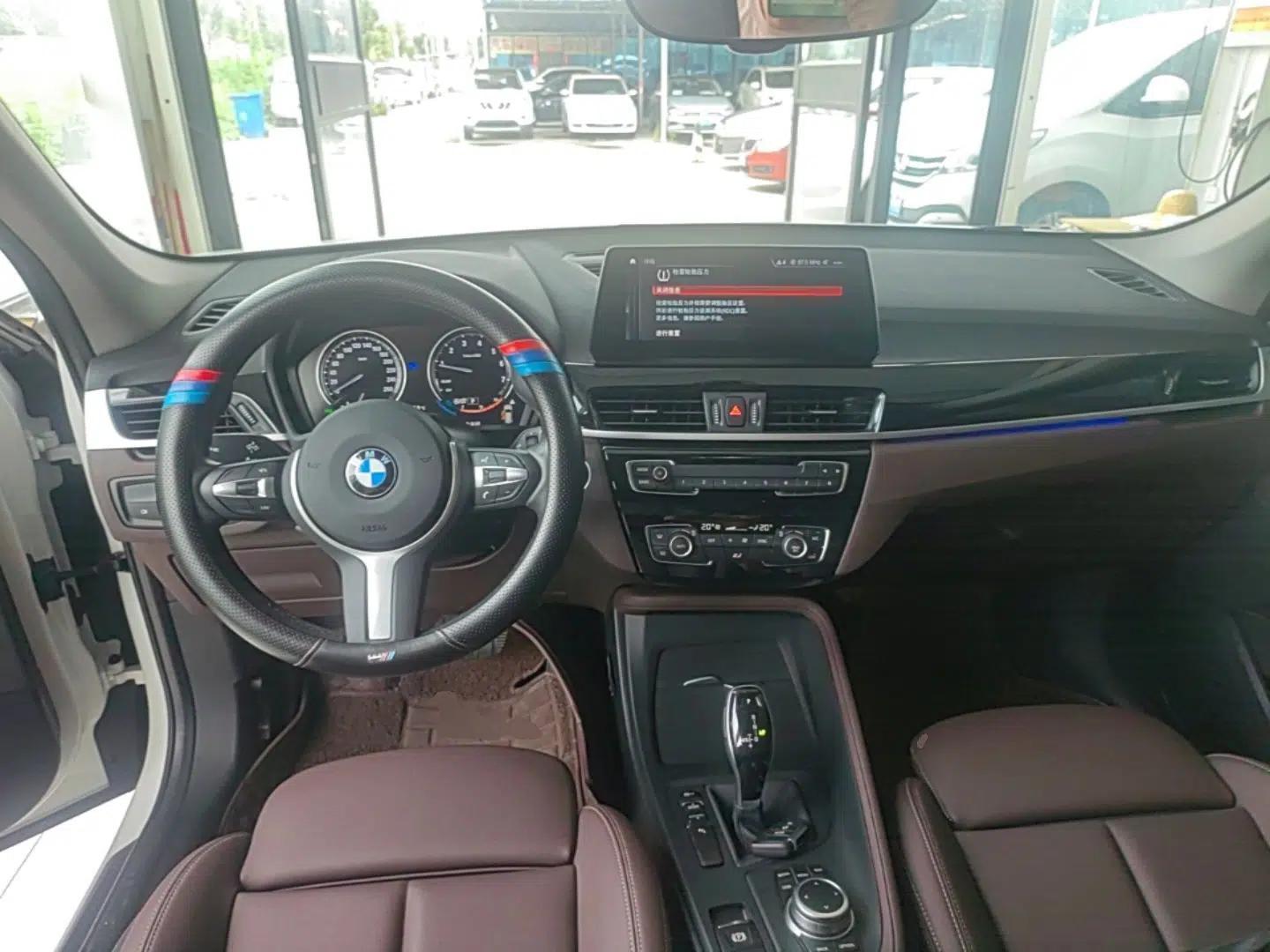 BMW X1 2022 sDrive25Li Leading Model — миниатюра 12