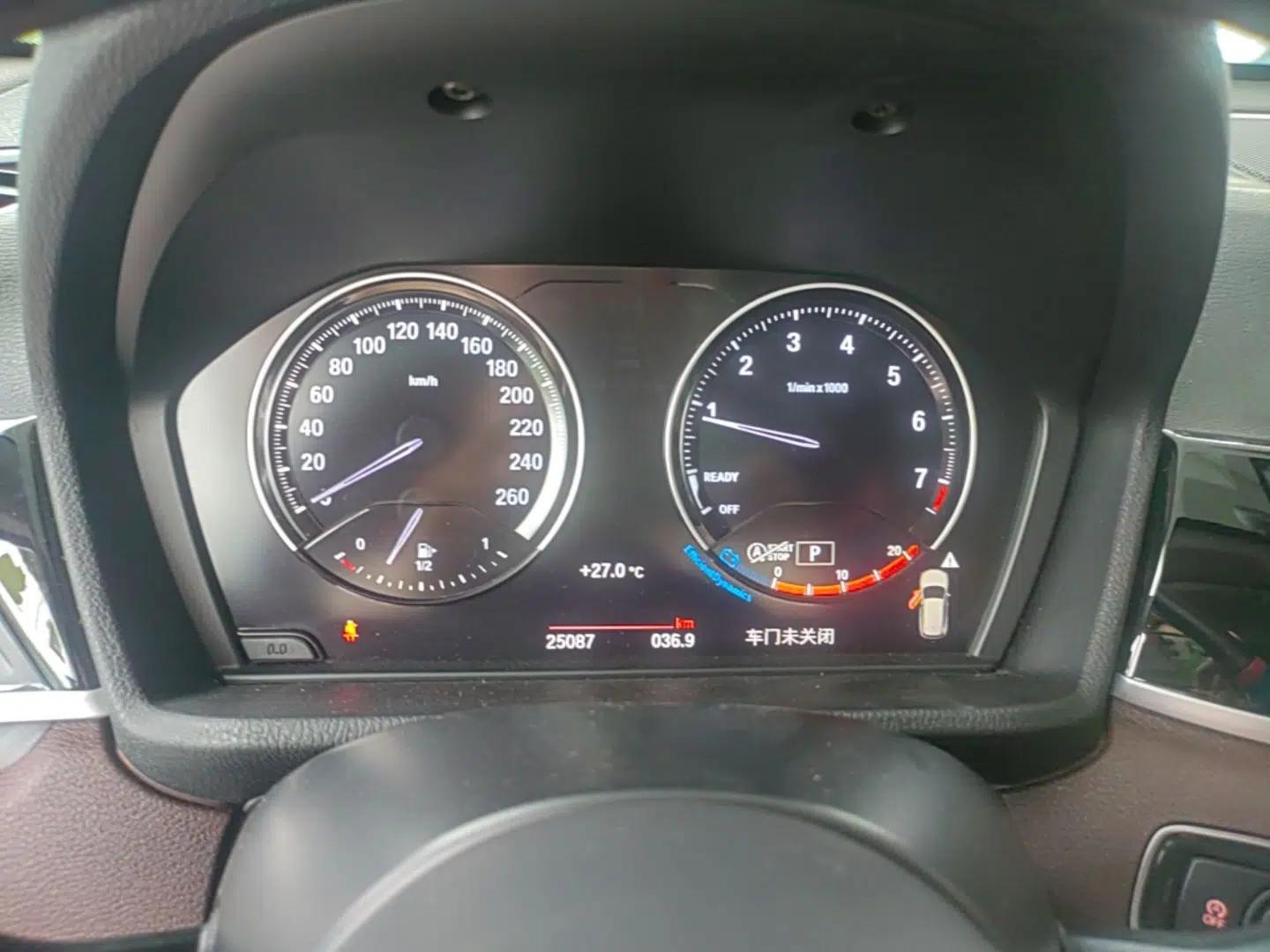 BMW X1 2022 sDrive25Li Leading Model — миниатюра 14