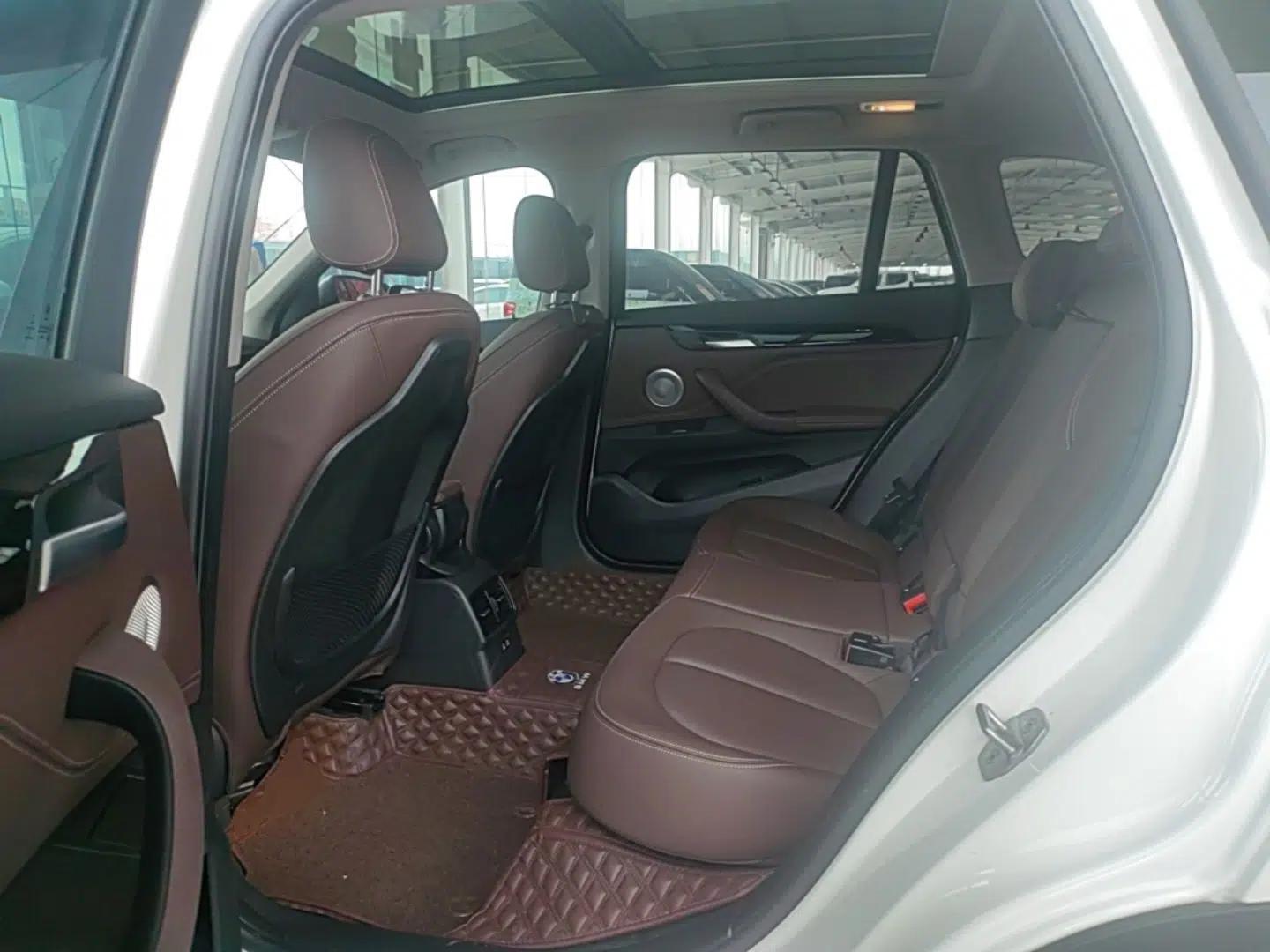 BMW X1 2022 sDrive25Li Leading Model — миниатюра 20