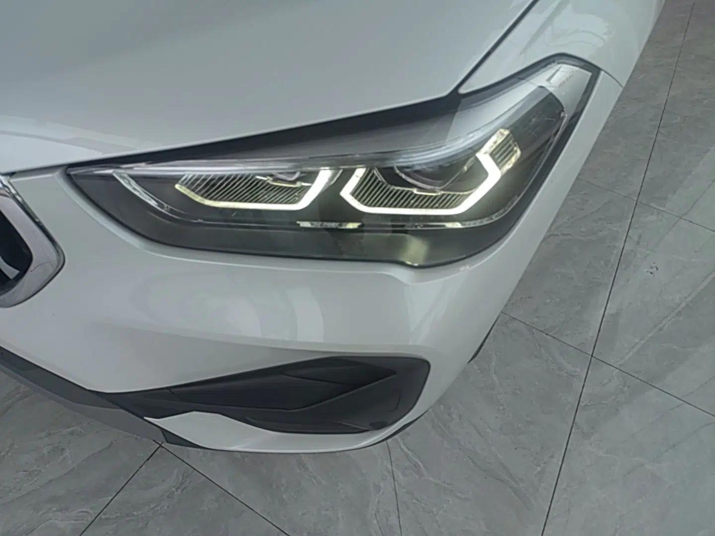 BMW X1 2022 sDrive25Li Leading Model — миниатюра 8