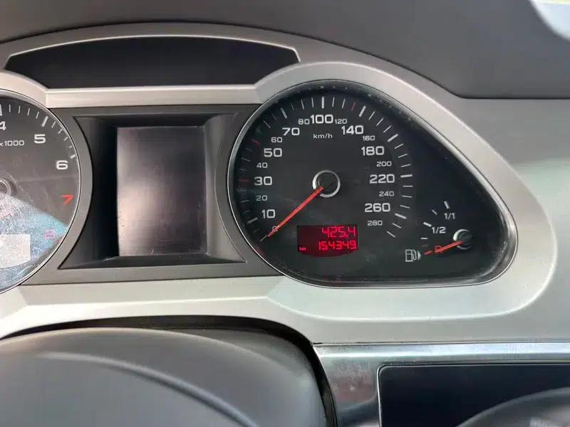 Audi A6L 2010 2.4L Luxury — миниатюра 8