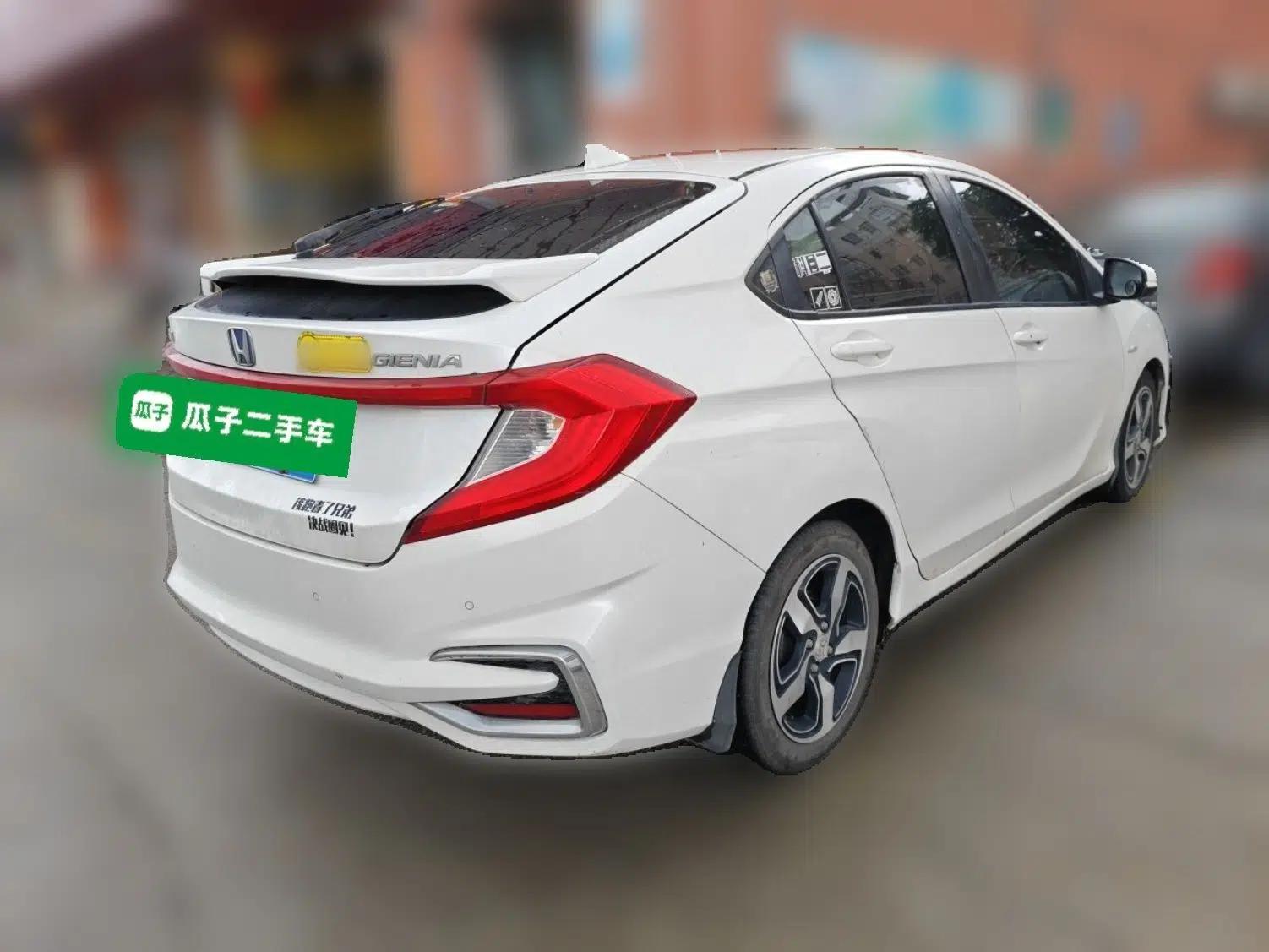 Honda Gienia 2017 1.5L CVT Fashion Edition — миниатюра 6