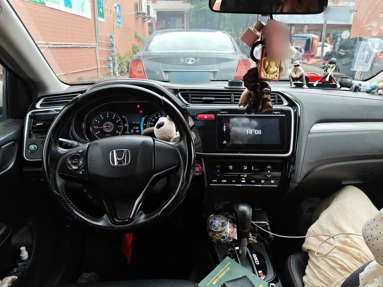 Honda Gienia 2017 1.5L CVT Fashion Edition — миниатюра 9