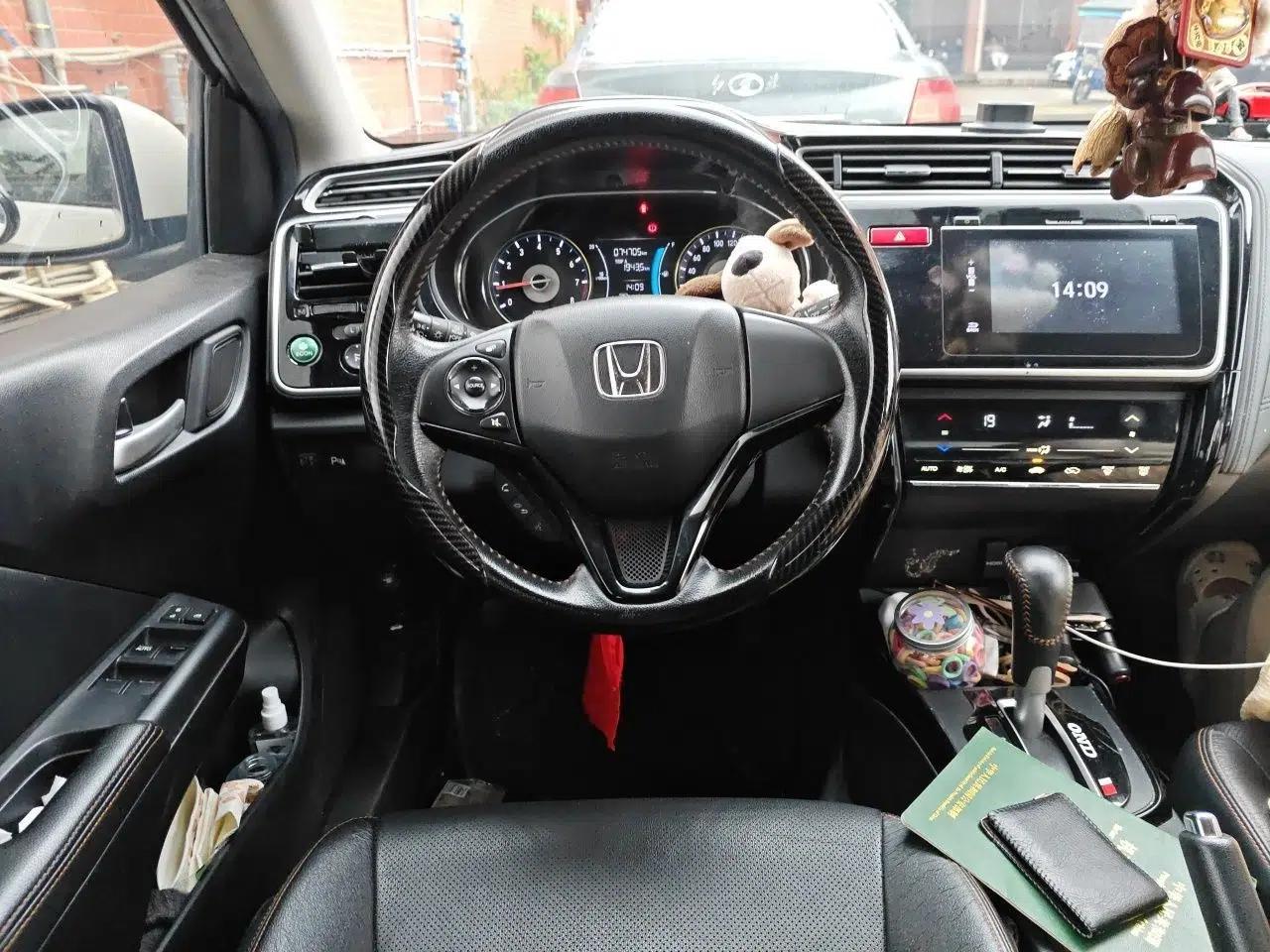 Honda Gienia 2017 1.5L CVT Fashion Edition — миниатюра 10