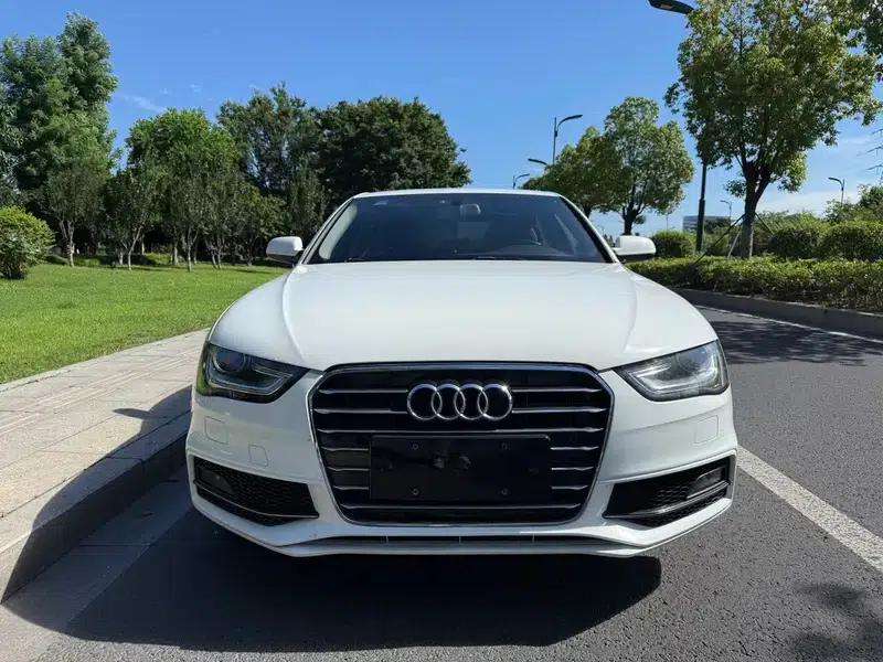 Audi A4L 2016 35 TFSI Classic Edition S line Comfort — миниатюра 2