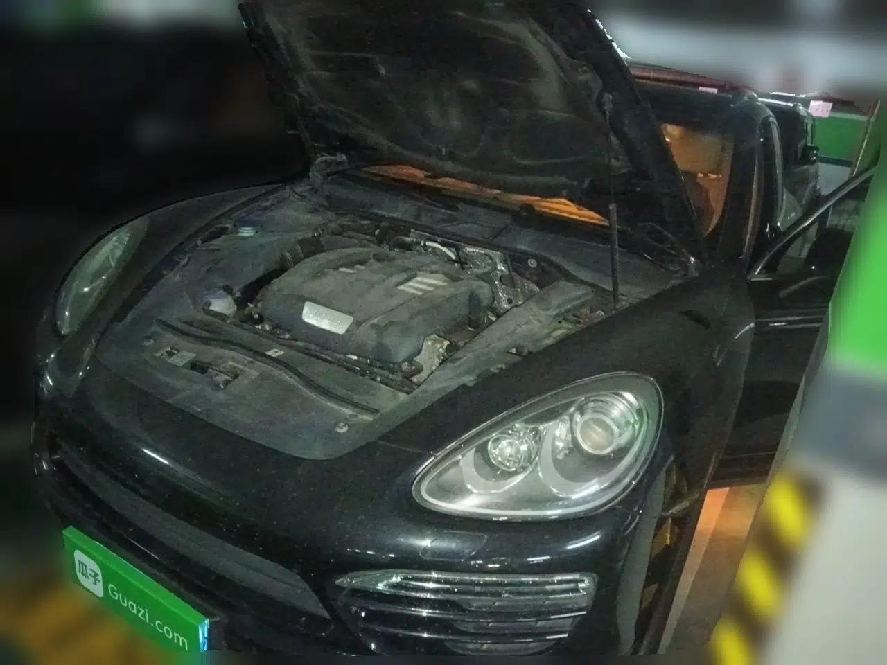 Porsche Cayenne 2014 Cayenne Platinum Edition 3.0T — миниатюра 1