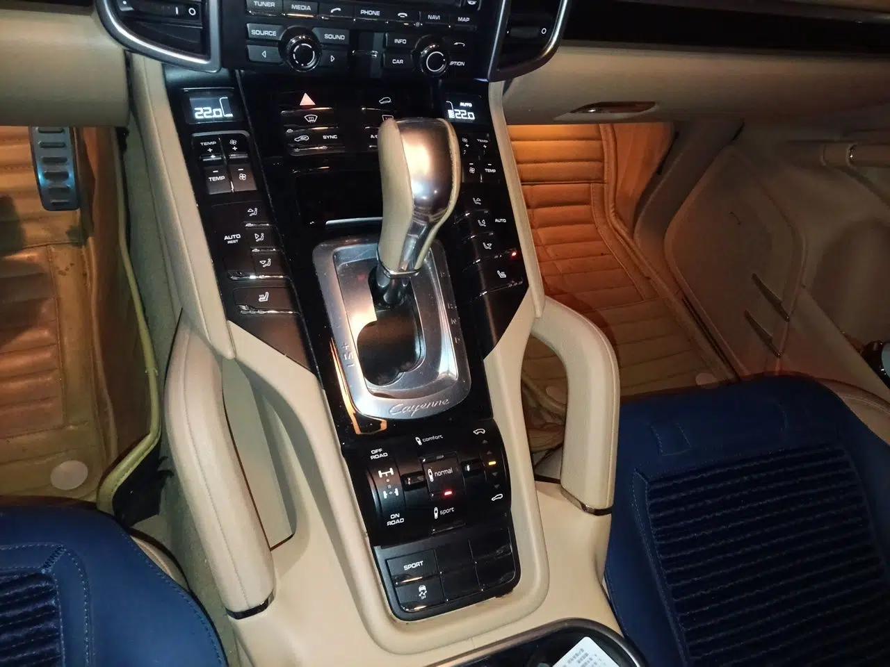 Porsche Cayenne 2014 Cayenne Platinum Edition 3.0T — миниатюра 14